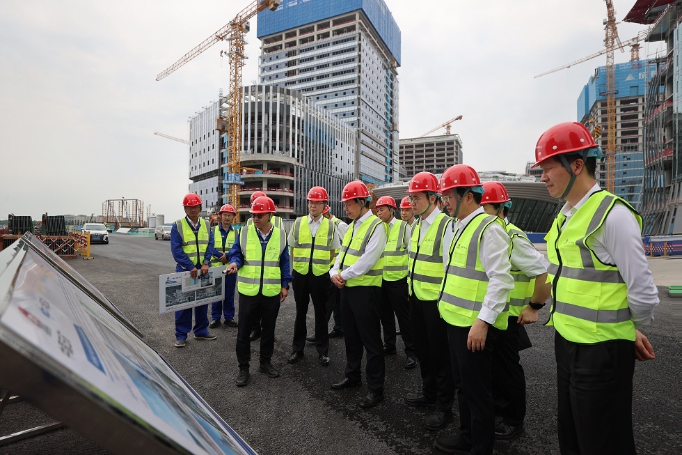 陈得信、朱可炳调研雄安国贸中心项目